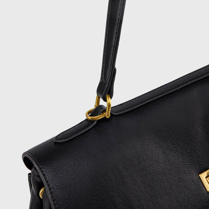 CIARA ESSENTIAL