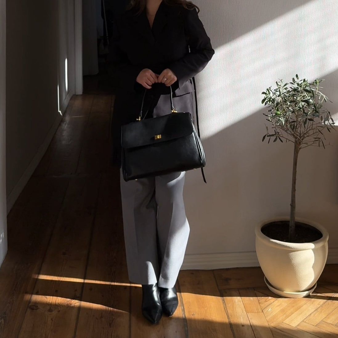 CIARA ESSENTIAL