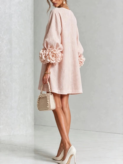 Colette | Vestido de lino beige, detalle de manga y puño floral